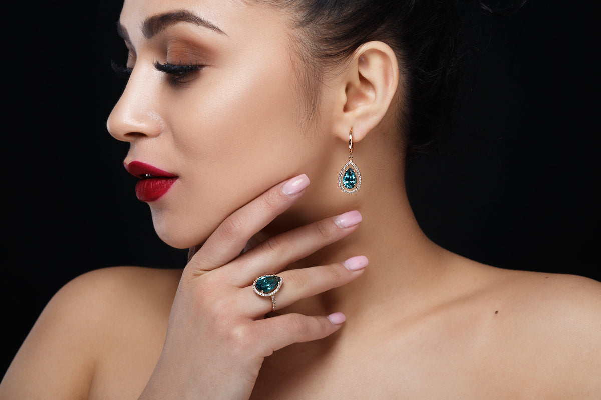 Stunning Silhouettes: Wearing Diamond Jewelry to Make a Lasting Impression - Michael Gabriels