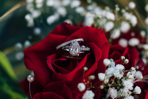 Cherishing Tradition: The Significance of Classic Diamond Wedding Bands and Engagement Rings